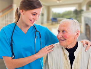 in home care nurse takes care of senior in Novi MI